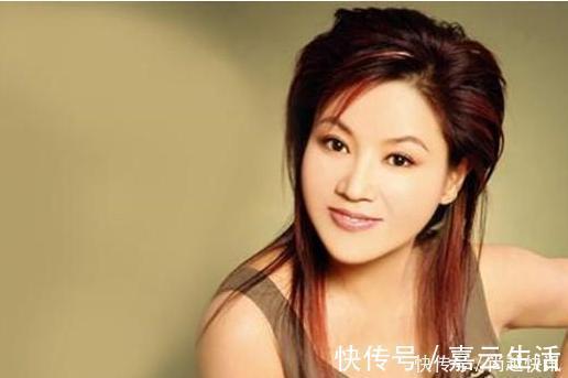 韋唯|出身軍人家庭,打敗毛阿敏韋唯,三登春晚成名,卻遭遇喪夫之痛