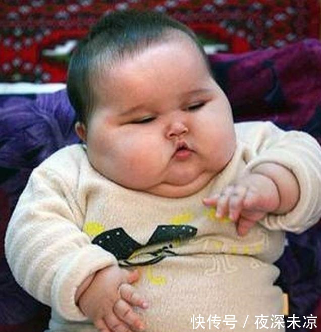 男婴|30岁产妇生下34斤男婴,两天一罐奶粉,从小赢在起跑线上