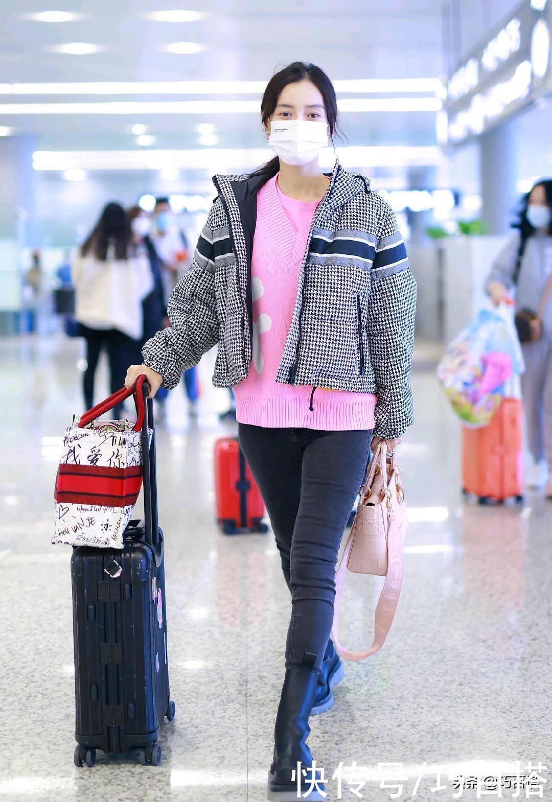 今年早春的流行色定了！你还迷茫不知吗？别傻了，快来做引潮人吧