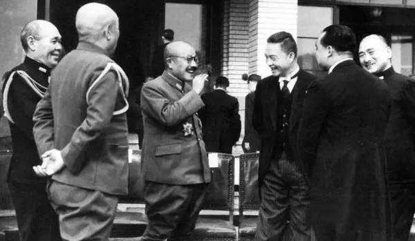 关麟征|此人1个军能抵别人10个军,名声超过薛岳,抗战胜利后突然隐退