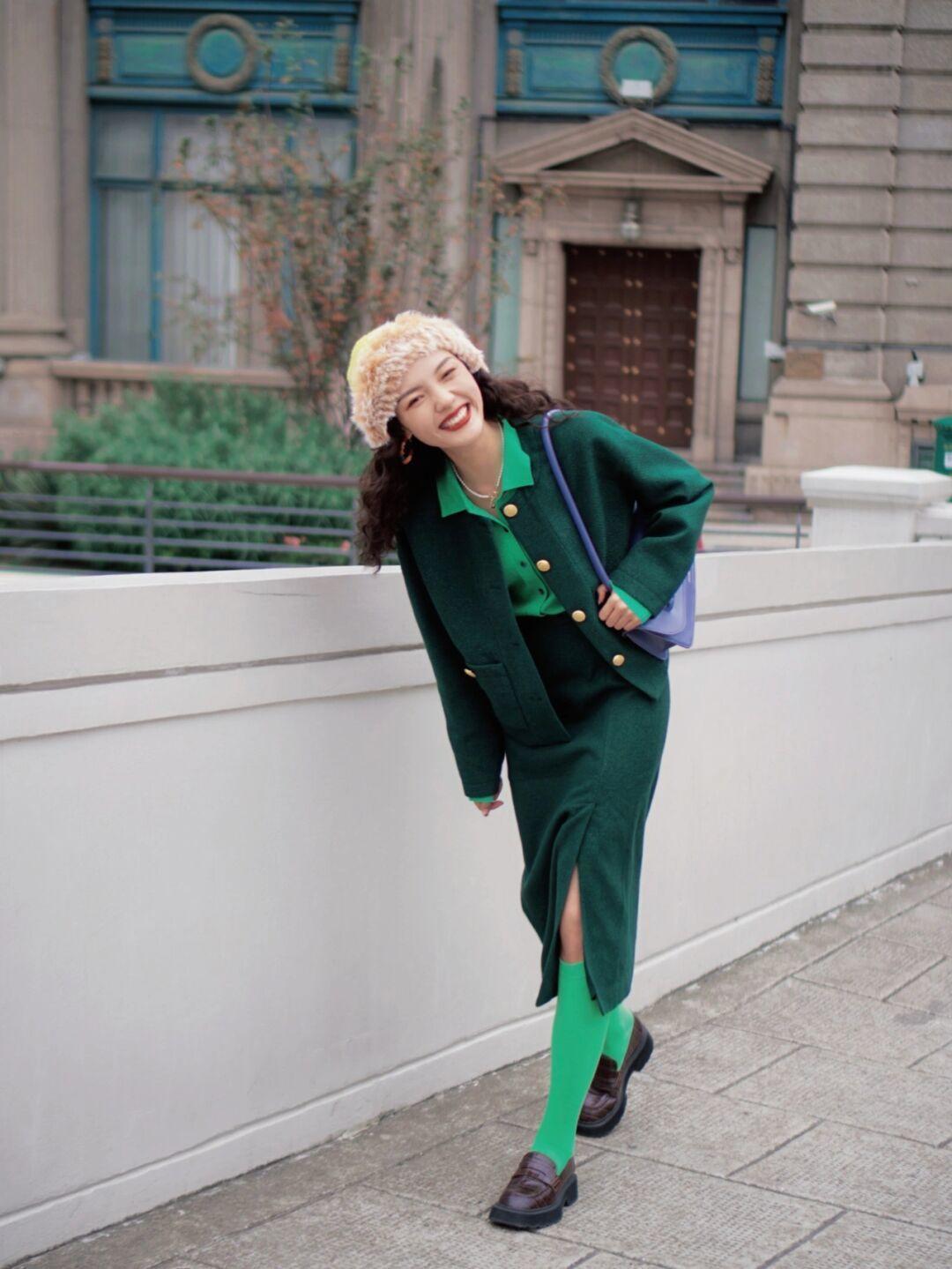 包臀裙|熟女要学会的“毛呢外套”搭配,能让你出街稳赢,秘诀在这6点