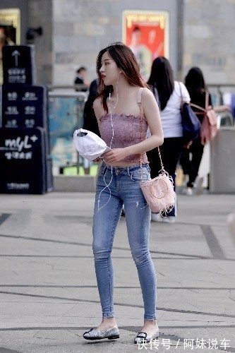 小姐姐 小姐姐穿牛仔裤怎么可以这么美,越是简洁越是时尚