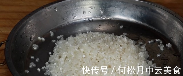 蒸米饭用冷水还是热水,10个人9个错,教你正确做法,米饭喷香!