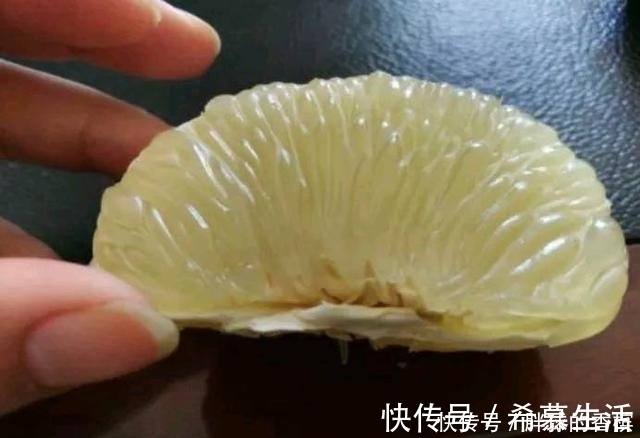 柚子|提个醒:冬季吃柚子好处多,但有三类人最好一口也别沾,赶紧看看