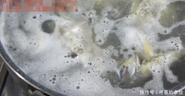 剪刀|小伙网购8条“石头鱼”,太硬连剪刀也治不了,无奈如此处理