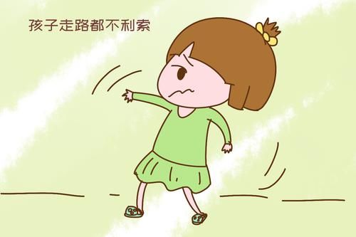 “鞋子衣服买大两码，孩子能多穿两年”多少妈妈有这样的想法？