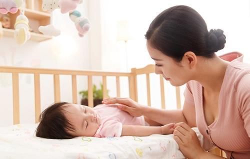 睡眠环境|宝宝很困却为何哭闹不睡?未必就是娃闹人,以下原因父母要了解