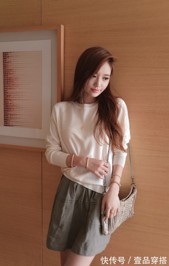 百搭|女神孙允珠高清时尚搭配:多色百搭简约薄款针织衫
