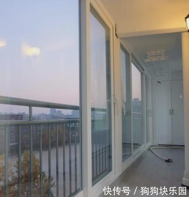 防盗网|封阳台不一定要装防盗网,会太压抑,试试在阳台护栏装推拉门