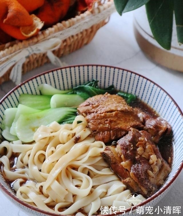 一日三餐|早餐,我家迷上了这碗面,一荤一素好吃营养,孩子长个吃最好