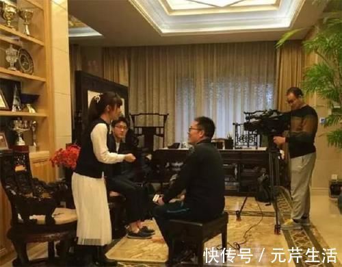庭院|奥运冠军王楠的家,在庭院为狗狗搭建房屋,家中摆满了奖杯