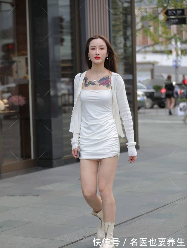 开衫 开衫的穿搭方式多种多样,不同的颜色好看,同色搭配更出彩!