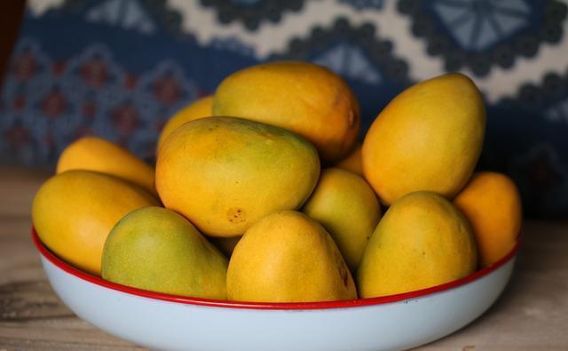 芒果|孕妇吃水果讲究多,孕期做到“3要3少3不要”原则,母子都受益