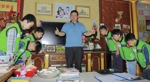 张易文|3岁雪地裸跑，5岁开飞机，“鹰式教育”下的小男孩如今成才了吗？