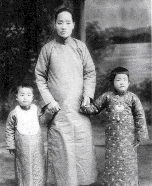 不错|张灵甫与妻子吴海兰关系不错，为何却被他枪杀？其他妻子结局如何