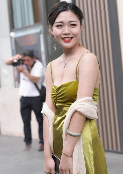 辣妈|多肉辣妈真的太美了,吊带都有压力,小姑娘没法比