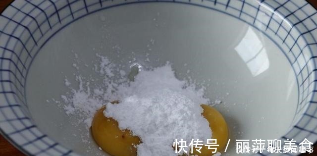 不用烤箱,不用电饭锅,这是用平底锅就能做的蛋糕卷,一次性成功