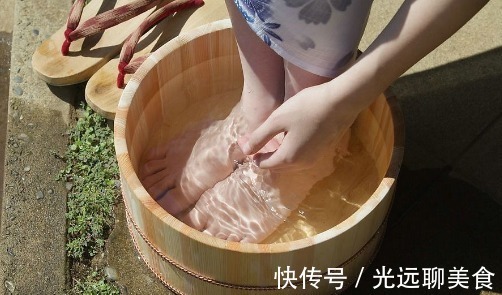 洗脚|洗脚2不要、洗澡2不可、洗头2不能,做好“6点”或许更长寿