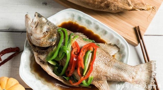 做清蒸鱼，有人加盐，有人加料酒，大厨都别放，这才是正确做法