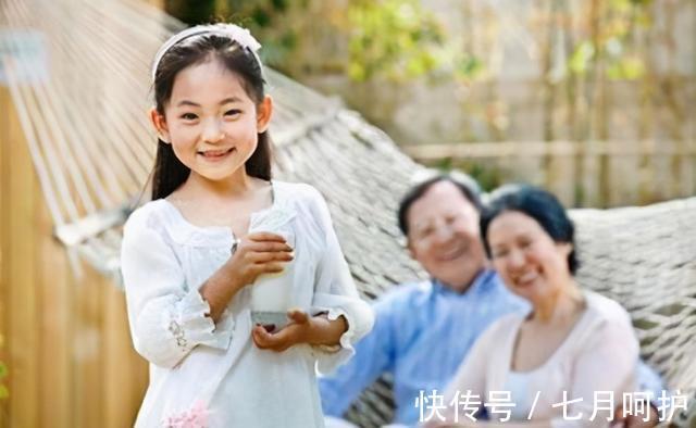 夫妻关系|在孩子眼中,姥姥和奶奶有什么区别,听听孩子是怎么回答的