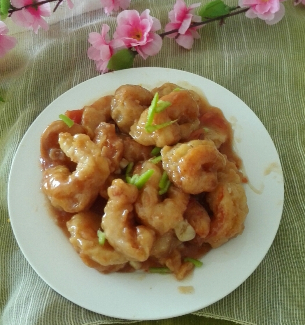 把大虾这样加工，酸甜可口，外酥里嫩，是食疗保健的上好佳品
