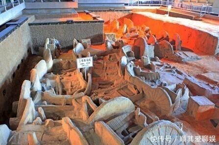 废铁|大墓揭开一神秘古国，出土上万件文物，考古队却最看重一块废铁！