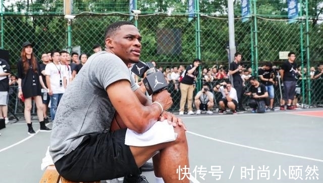 nba NBA球员上脚:威少的全新支线球鞋,鞋带和后跟设计很帅