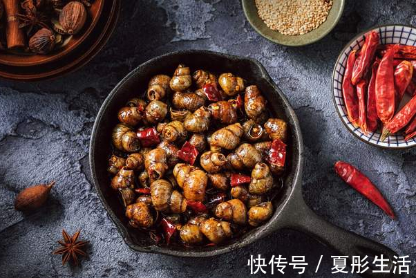 郫县豆瓣酱|夏季田螺正当时，洗田螺别只会放盐，多加2味料，吐沙快速又彻底