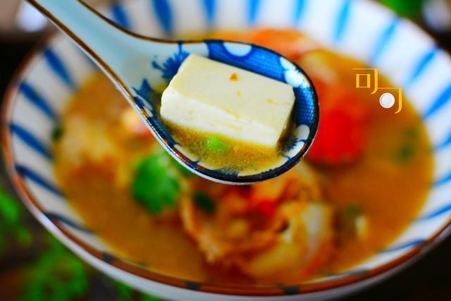 所费不多,却非常鲜美的花蟹豆腐汤,我们一家人都很喜欢喝