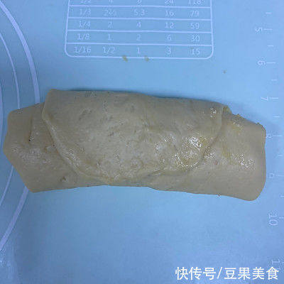 全蛋|吃着比肉还鲜，嘴馋就吃椰蓉面包