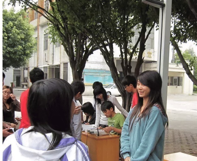 00后|女生身高到底多少岁才停止生长?得知答案,00后女生:还有希望