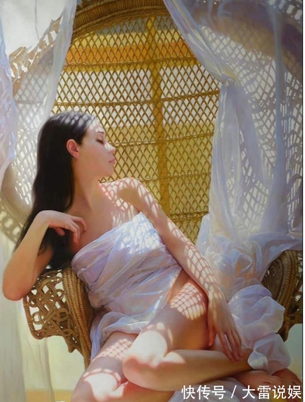 画作@画家夫妇合作画人体油画,他们善于捕捉人体光影,画作细腻而唯美