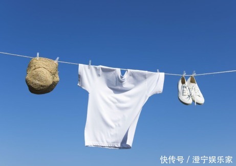 白醋|白色衣服发黄怎么办教你4个清洗衣服小妙招,轻松清洗发黄衣服