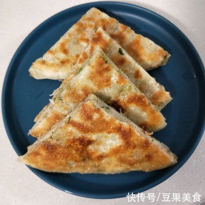 不可错过的下酒菜放黑胡椒粉的千层肉饼,过瘾