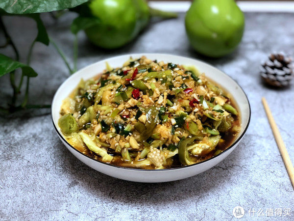 青皮|入秋后，青皮茄子这样吃，不炒不炖，清爽下饭，比大鱼大肉还过瘾
