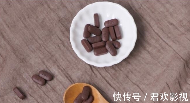 老黄|每吃一口等于在肝脏打洞，肝科主任：2种“素食”比酒伤肝，尽量少吃