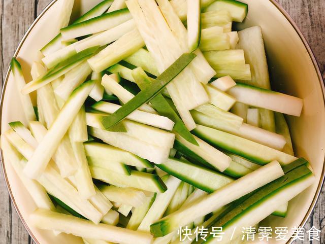 萝卜条|晒萝卜干,直接晒是外行!教你多做1步,更脆爽更入味,1年不坏