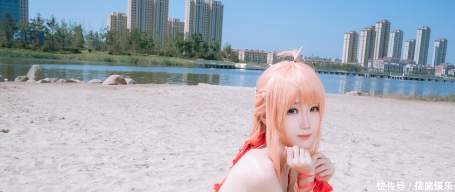 最爱的亚丝娜与她的泳装cosplay，让人怀念起夏天的味道