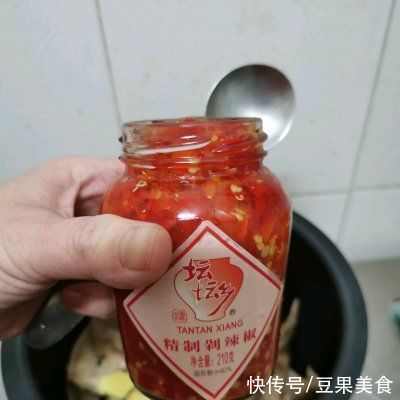 超简单又好味的电饭锅懒人版蒜香鸡翅尖，看一眼就会