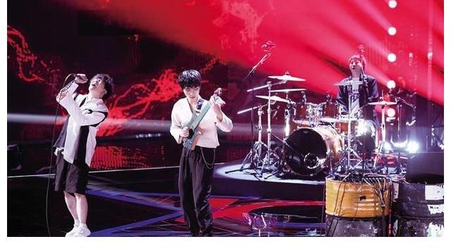 不用告诉我|“好声音”导师对决首战 李荣浩战队险胜廖昌永战队