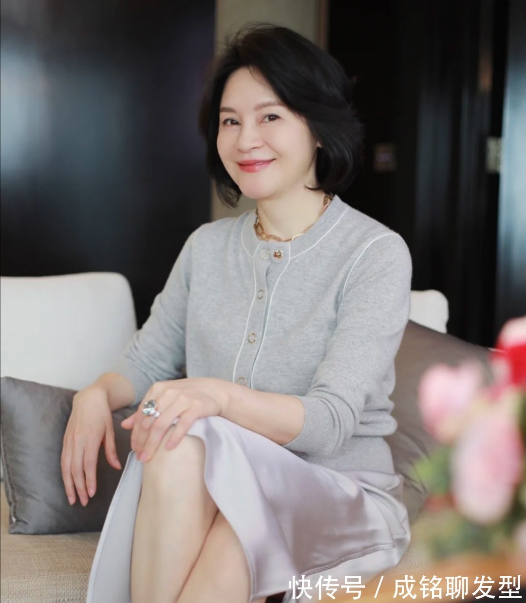中年|这才是中年女人的学习目标,50多岁靠穿搭出圈,优雅到了骨子里