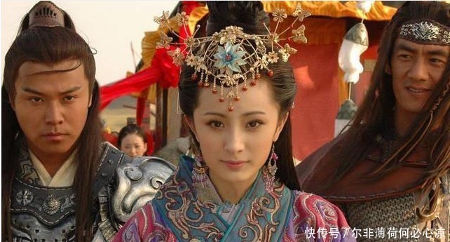 本是一个卑微的宫女,出宫后嫁给父子两人,还为一王朝续命百年!