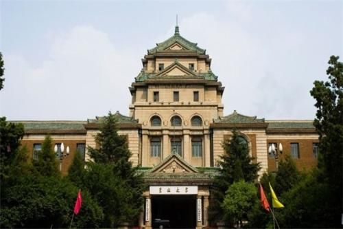 2021“东北地区”大学排名出炉，哈工大稳居榜首，第三名饱受争议