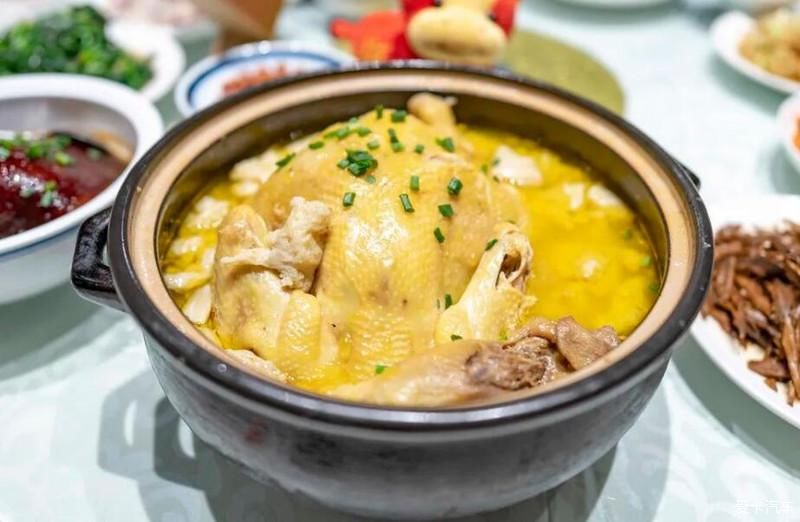 老年|走进富有年味的周庄