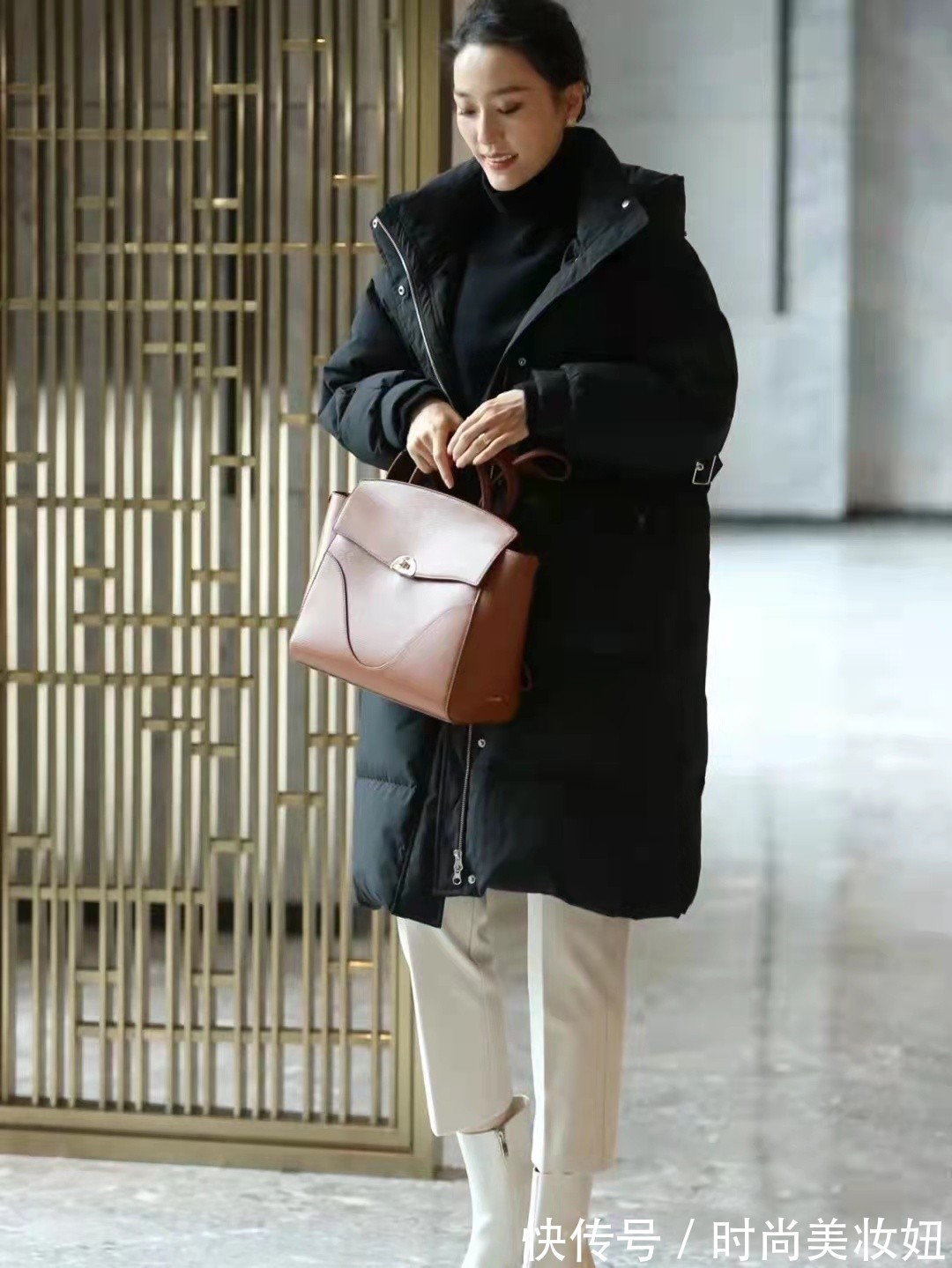 高腰裤|冬天穿羽绒服也可以很时髦,配这几种裤子,保暖优雅还显高显瘦