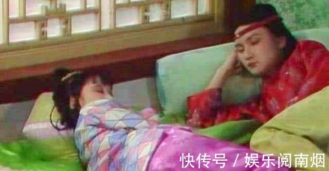 人事#红楼梦中,为何袭人会将醉酒的芳官放在宝玉身旁她到底有何目的!