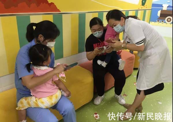 牙齿|定期专业口腔检查、婴幼儿涂氟防龋……浦东启动“儿童萌牙早期干预”项目