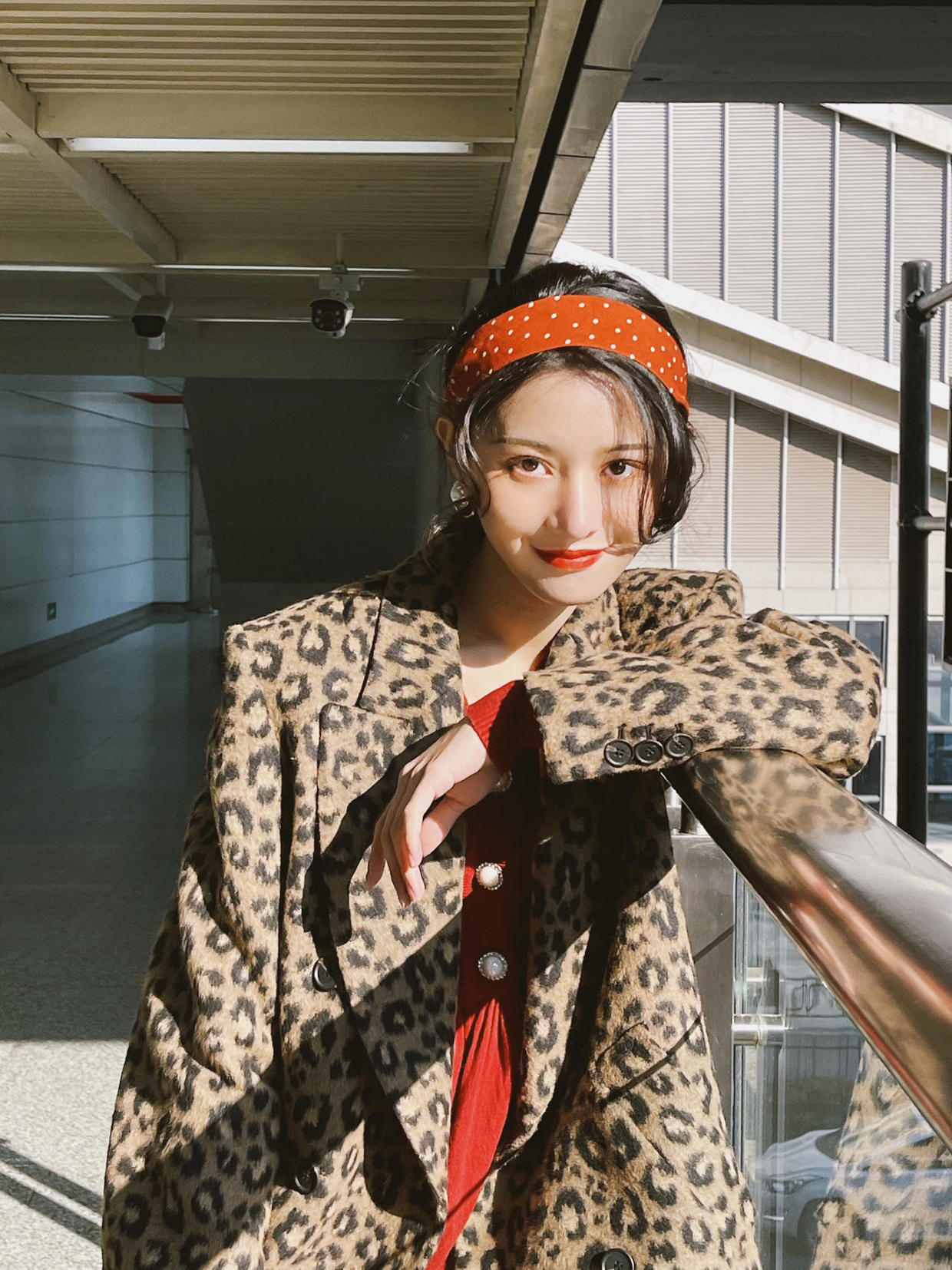 穿搭|想要穿出独特个性?试试豹纹外套吧!扑面而来的野性美