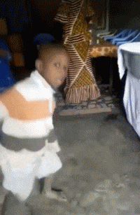 |搞笑GIF：只要一聚会，公司女同事全变了