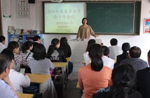 “哪错了？”小学生算100÷10=10被打叉，家长不服遭反怼：真不对